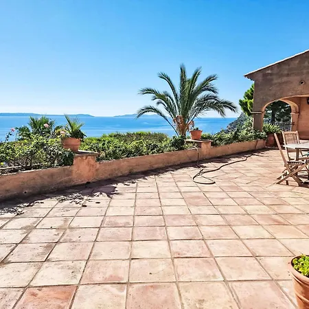 Dom wakacyjny Sea View By Interhome Le Rayol-Canadel-sur-Mer